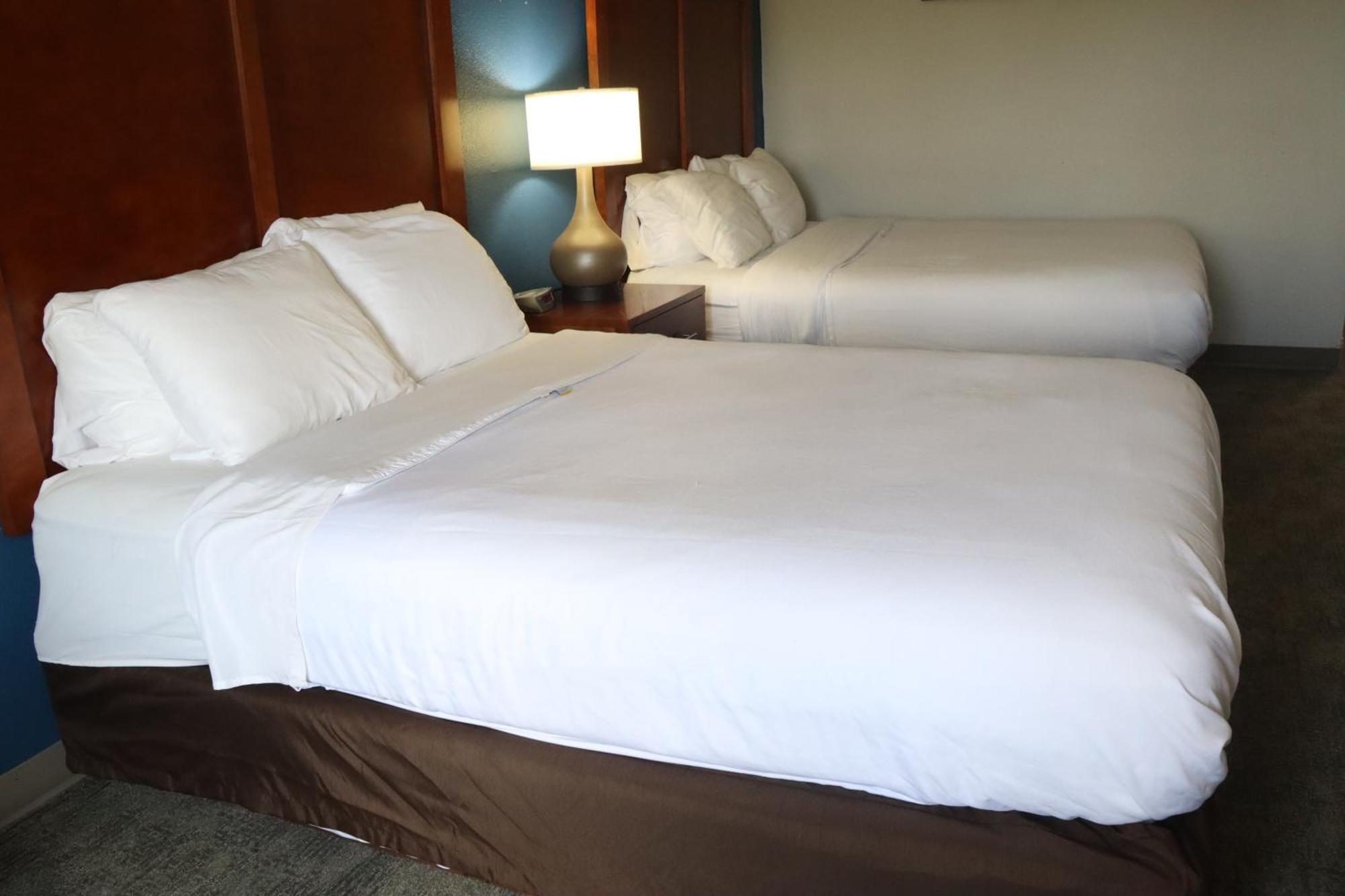 Comfort Inn & Suites Coralville - Iowa City Near Iowa River Landing Room photo